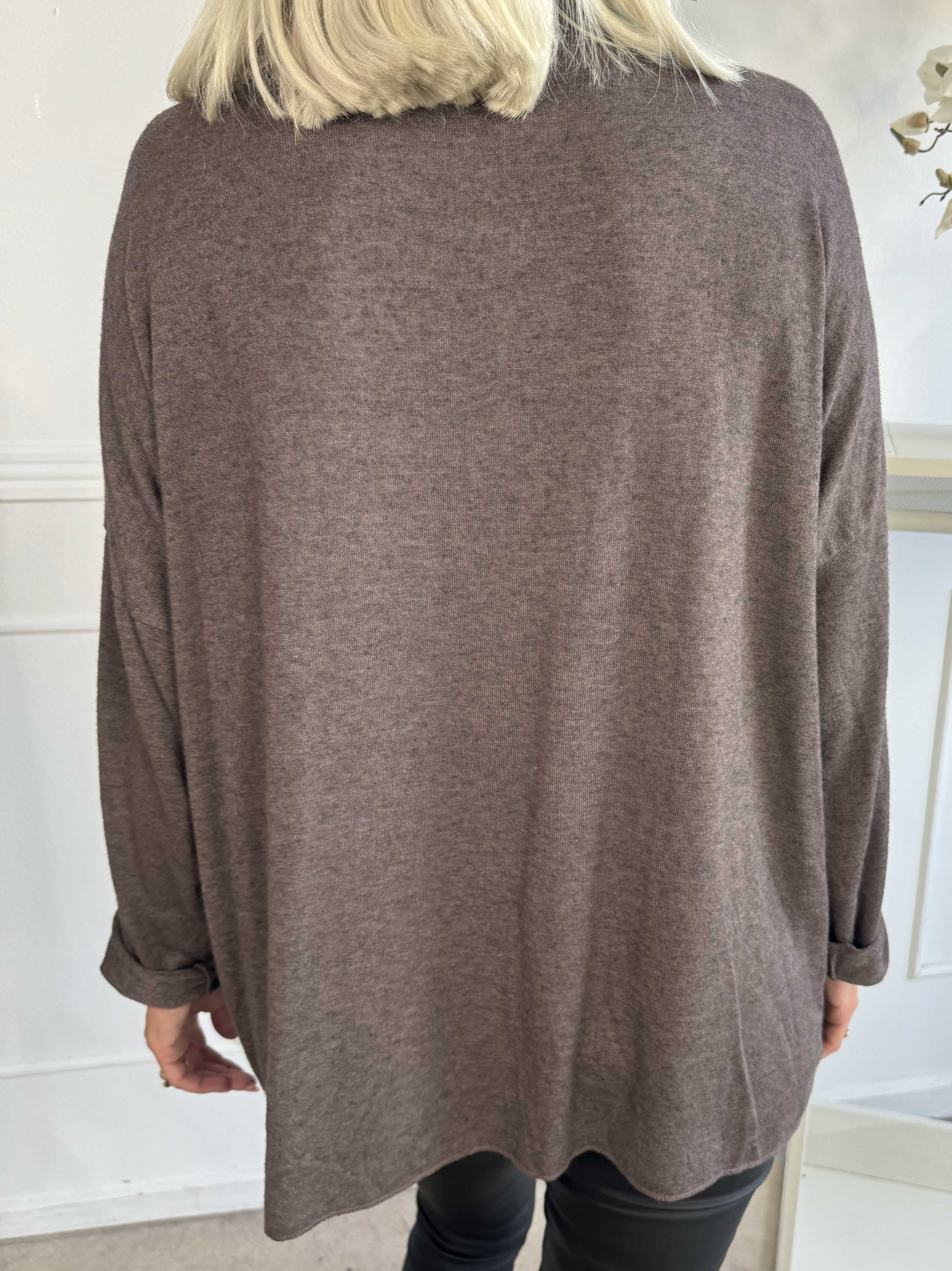 Djamila - Blus i mjuk viskos med v-ringning